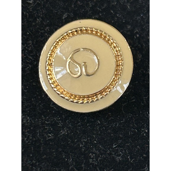 St John Vtg Goldtone Buttons, Beige Background. Six 1 In.; Six 3/4 In. Label Inc - Picture 5 of 10